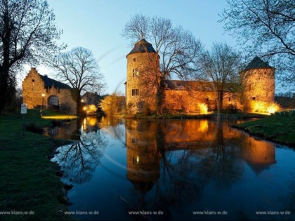 Foto:  Wasserburg Haus zum Haus